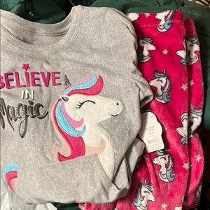 Kirkland Signature Believe in Magic Pajama Set - Gray and Pink